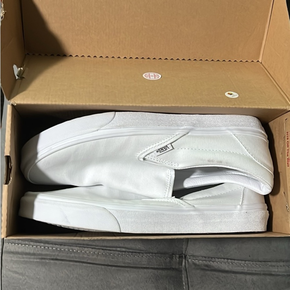 Vans Women's Asher Slip-on Sneaker in White Size 10 